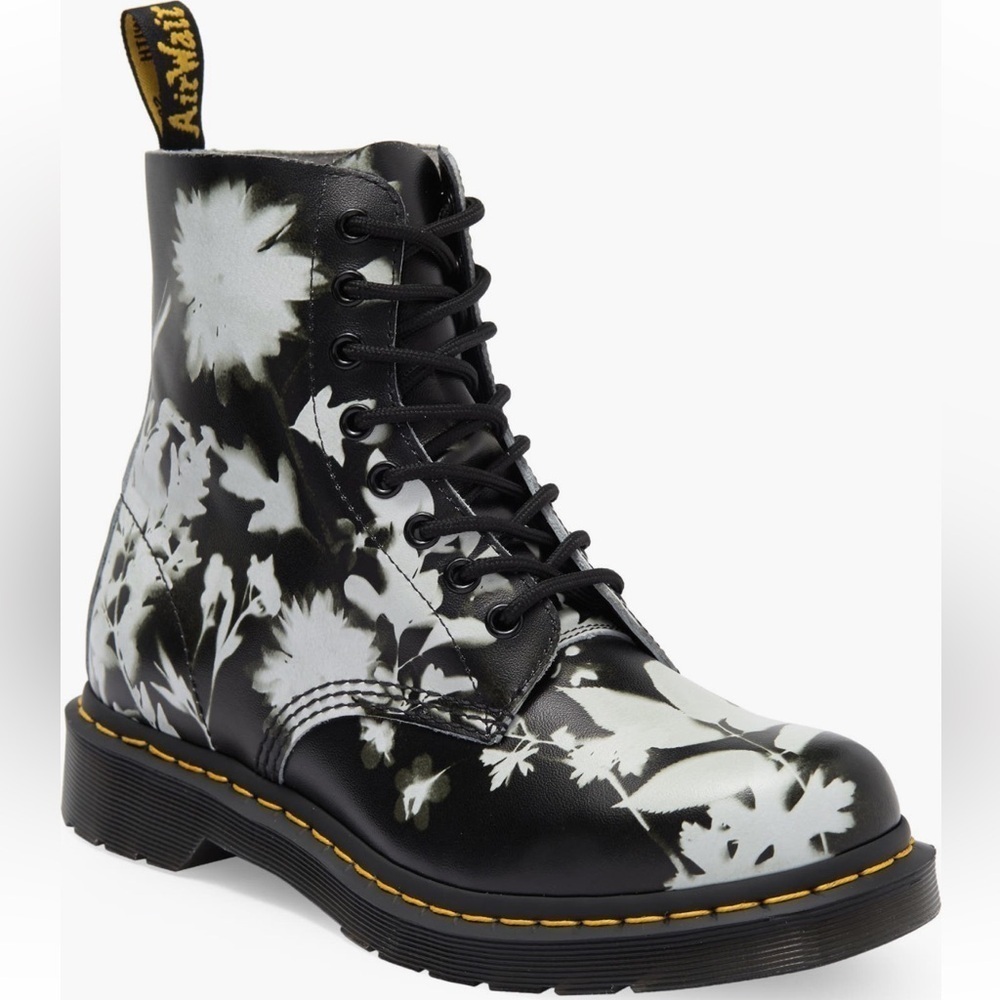 Dr. Martens 1460 Pascal Boot in Black/White Size US6 NWT